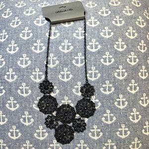 Mix it. Black Tie Necklace